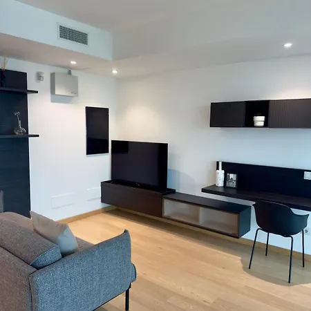 Luxury With Panoramic Terrace And Skyline View