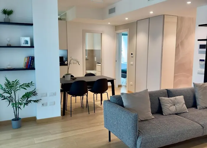 Luxury With Panoramic Terrace And Skyline View アパート